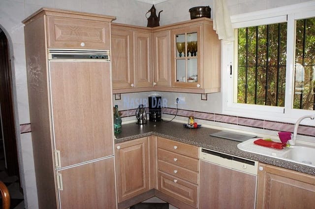 Chalet de 3 habitaciones en Torrox Pueblo, Torrox en venta con piscina - 520.000 € (Ref: 4452759)