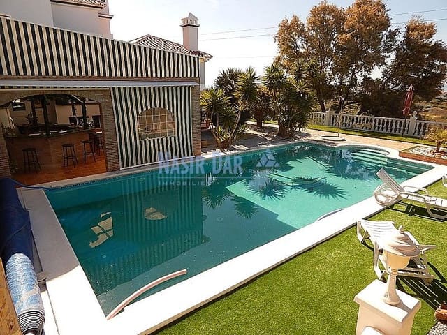 8 soveværelse Villa til salg i Torrox Pueblo, Torrox med swimmingpool - € 1.400.000 (Ref: 4452788)