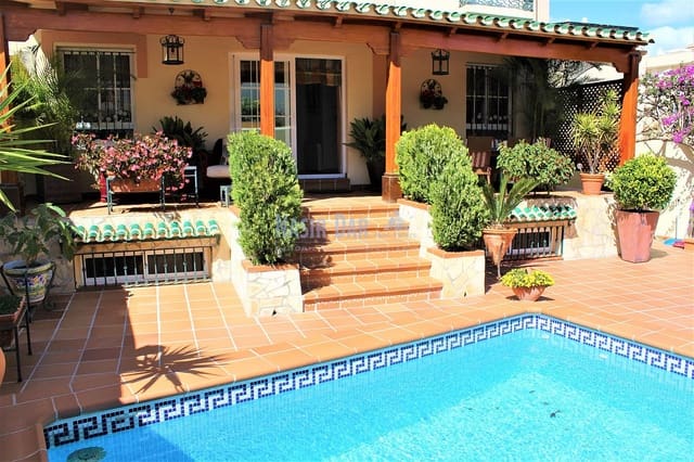 4 soverom Villa til salgs i Centro, Nerja med svømmebasseng - € 850 000 (Ref: 4518381)