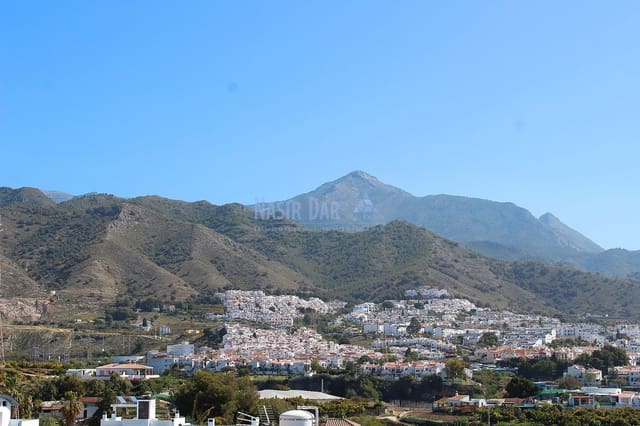 5 soveværelse Villa til salg i Centro, Nerja med swimmingpool - € 550.000 (Ref: 4664131)