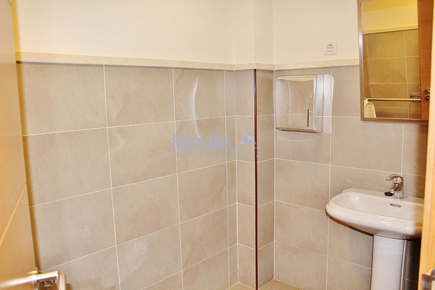 Kommersiell til salgs i Nerja - € 650 000 (Ref: 5106331)