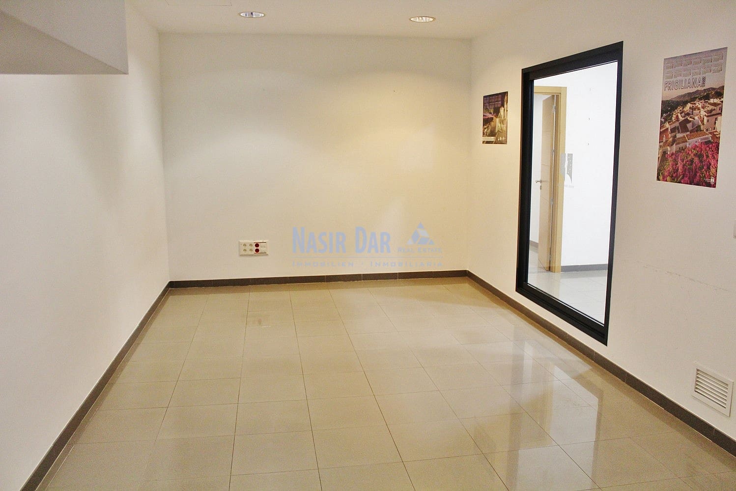 Kommersiell til salgs i Nerja - € 650 000 (Ref: 5106331)