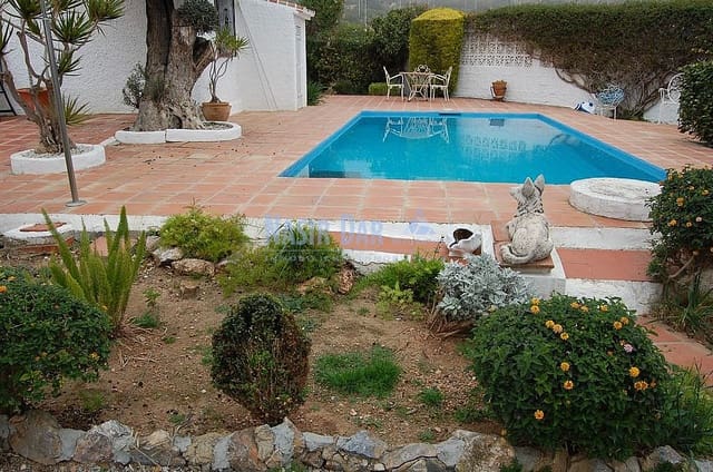 3 bedroom Villa for sale in Centro, Nerja with pool - € 595,000 (Ref: 6564297)