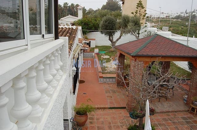 3 bedroom Villa for sale in Centro, Nerja with pool - € 595,000 (Ref: 6564297)