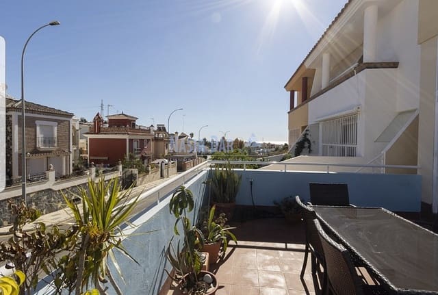 3 soverom Villa til salgs i Centro, Nerja med garasje - € 330 000 (Ref: 6581359)