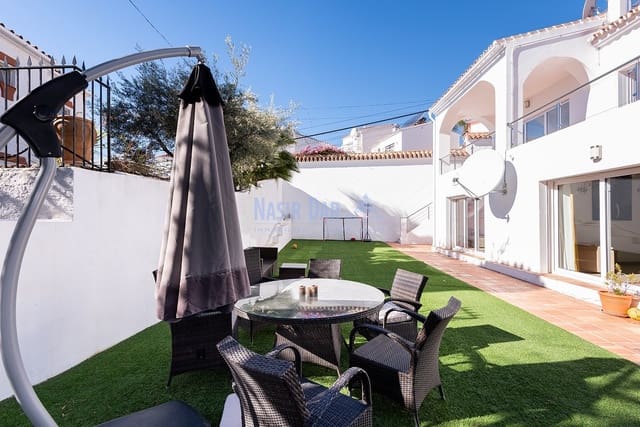 5 soveværelse Villa til salg i Centro, Nerja med swimmingpool - € 699.000 (Ref: 6779810)
