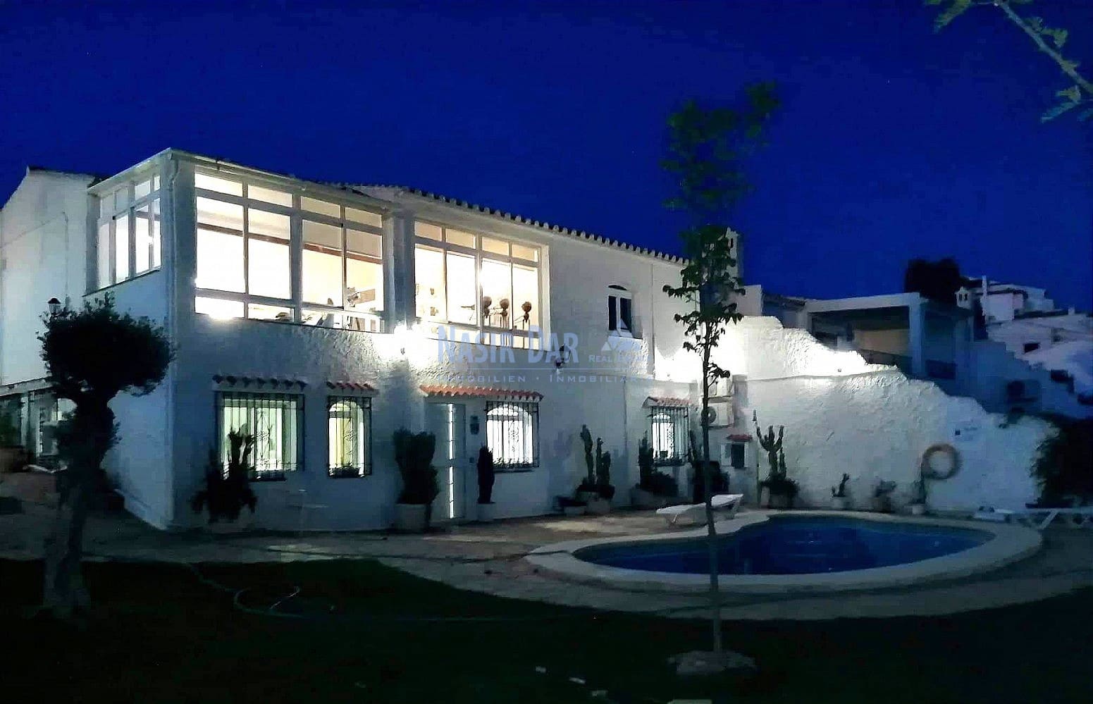 6 soveværelse Villa til salg i Nerja med swimmingpool - € 790.000 (Ref: 7128135)