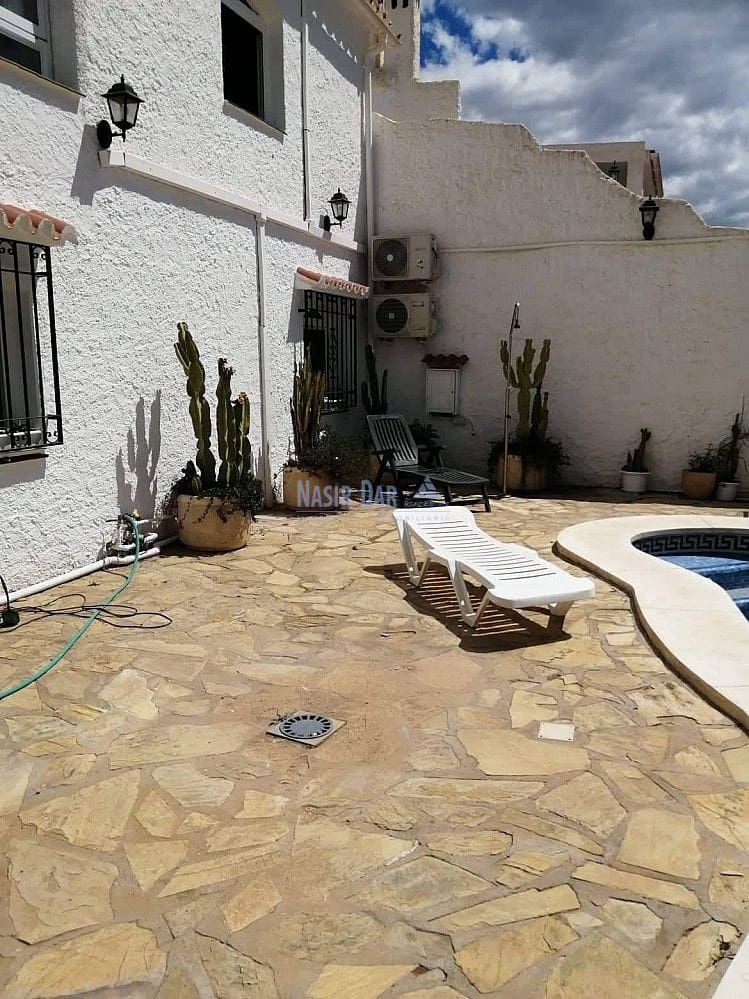 6 soveværelse Villa til salg i Nerja med swimmingpool - € 790.000 (Ref: 7128135)