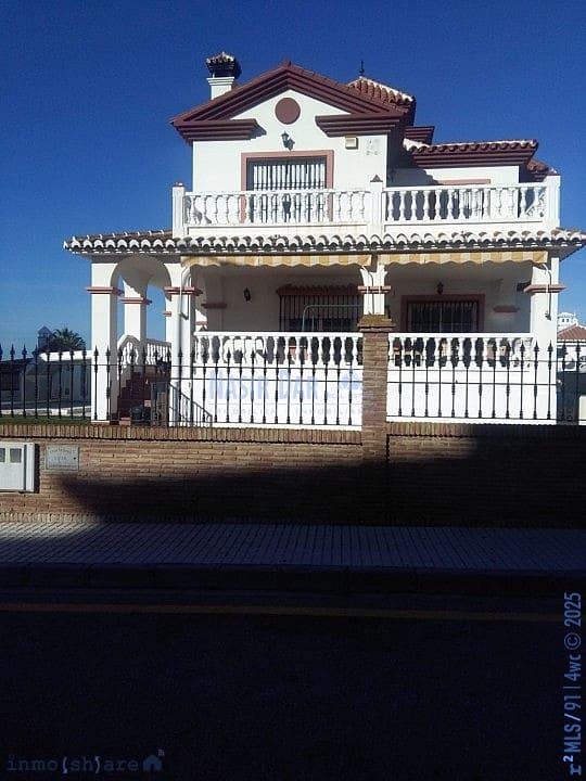 6 soveværelse Villa til salg i Torre del Mar med swimmingpool - € 799.000 (Ref: 7550744)