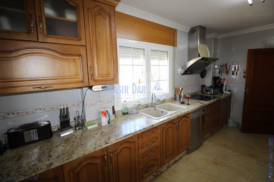 6 soveværelse Villa til salg i Torre del Mar med swimmingpool - € 799.000 (Ref: 7550744)