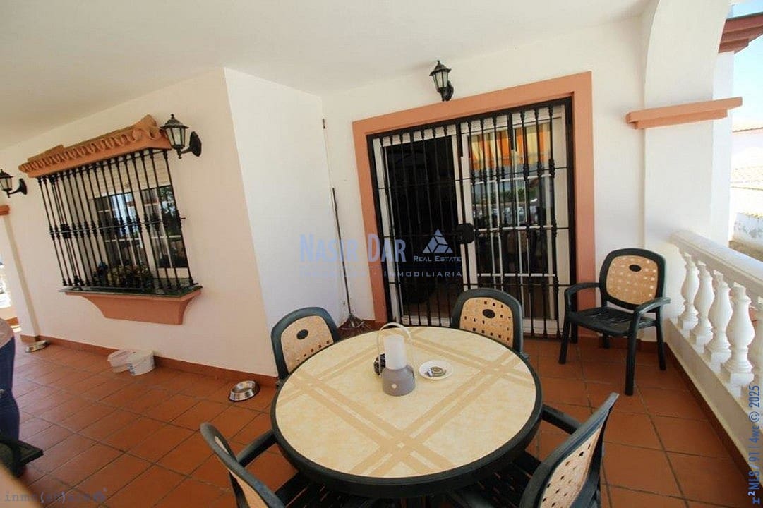 6 soveværelse Villa til salg i Torre del Mar med swimmingpool - € 799.000 (Ref: 7550744)