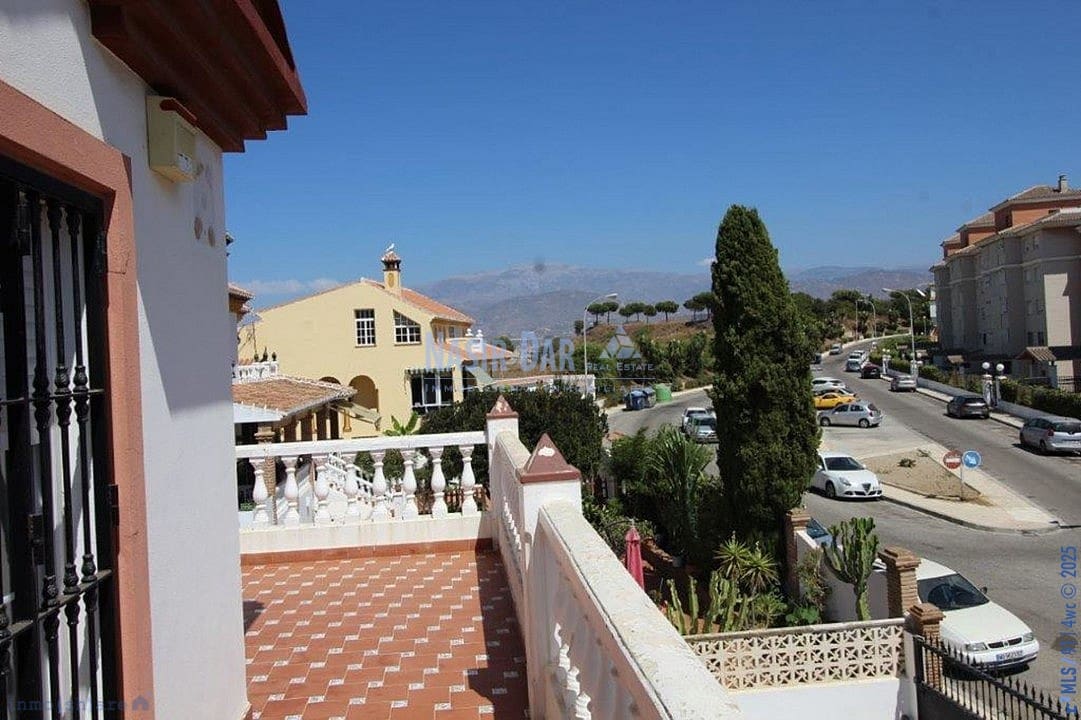 6 soveværelse Villa til salg i Torre del Mar med swimmingpool - € 799.000 (Ref: 7550744)