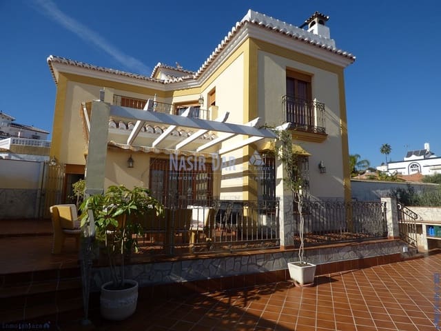 7 soverom Villa til salgs i Centro, Nerja med svømmebasseng - € 920 000 (Ref: 7550764)
