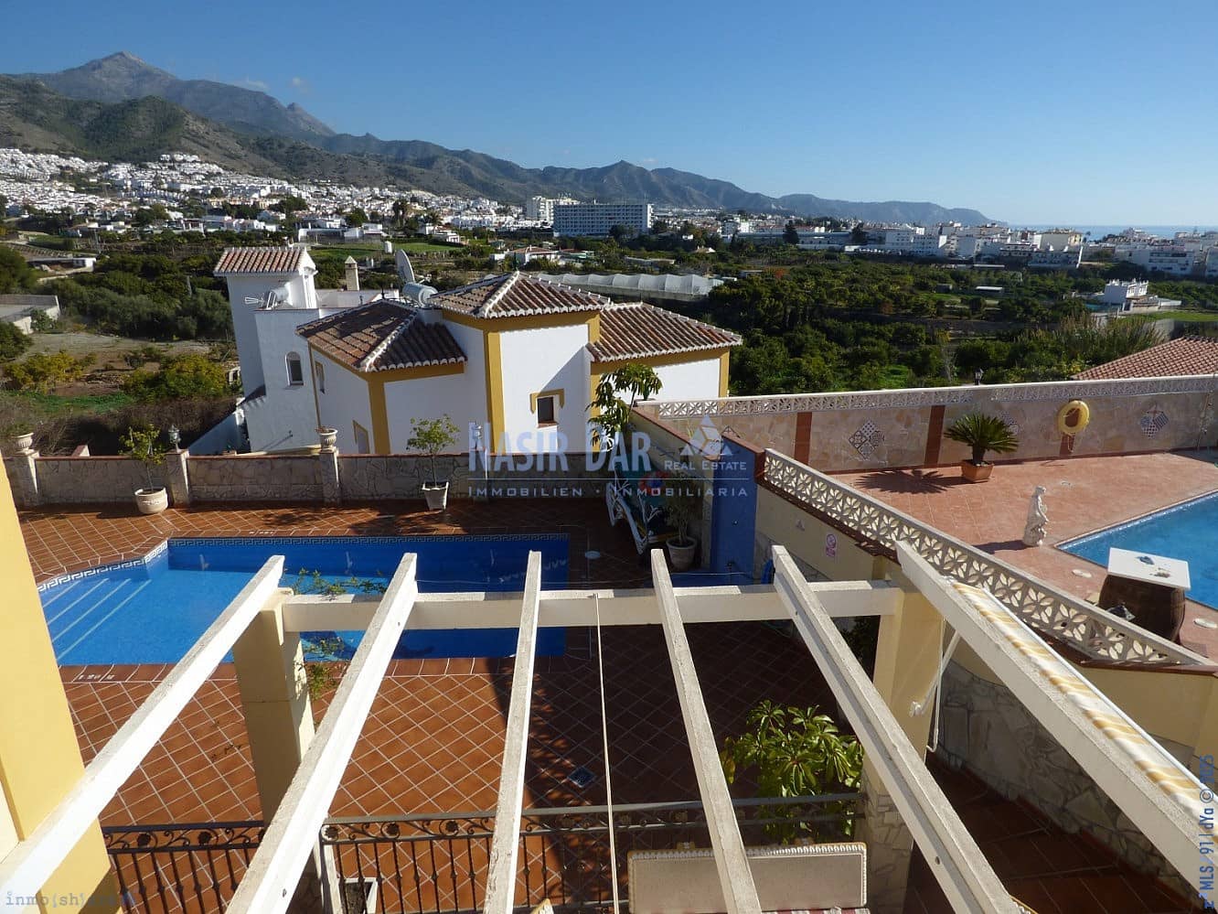7 quarto Moradia para venda em Nerja com piscina - 920 000 € (Ref: 7550764)