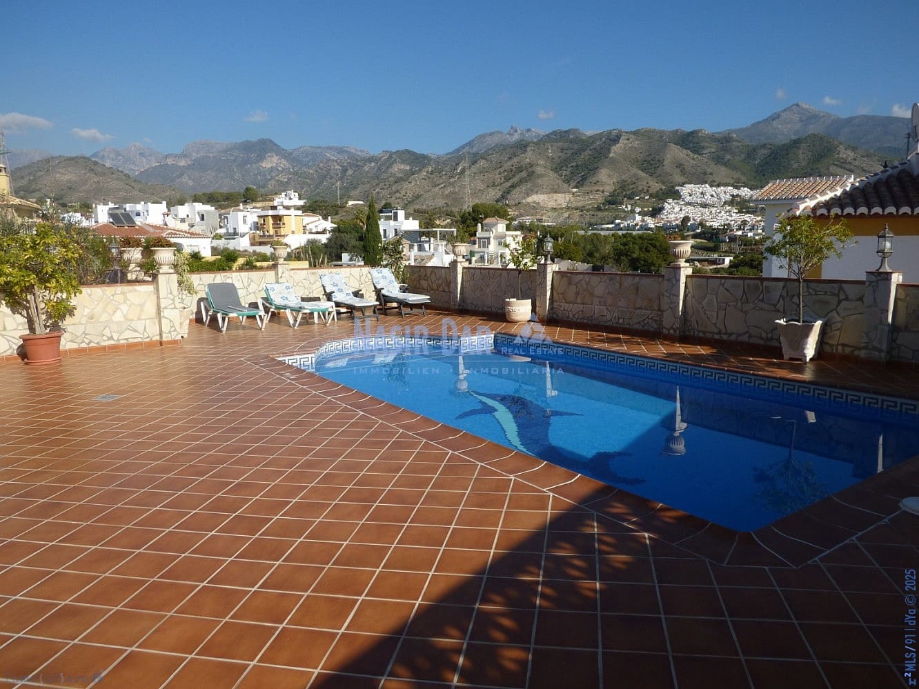 7 quarto Moradia para venda em Nerja com piscina - 920 000 € (Ref: 7550764)