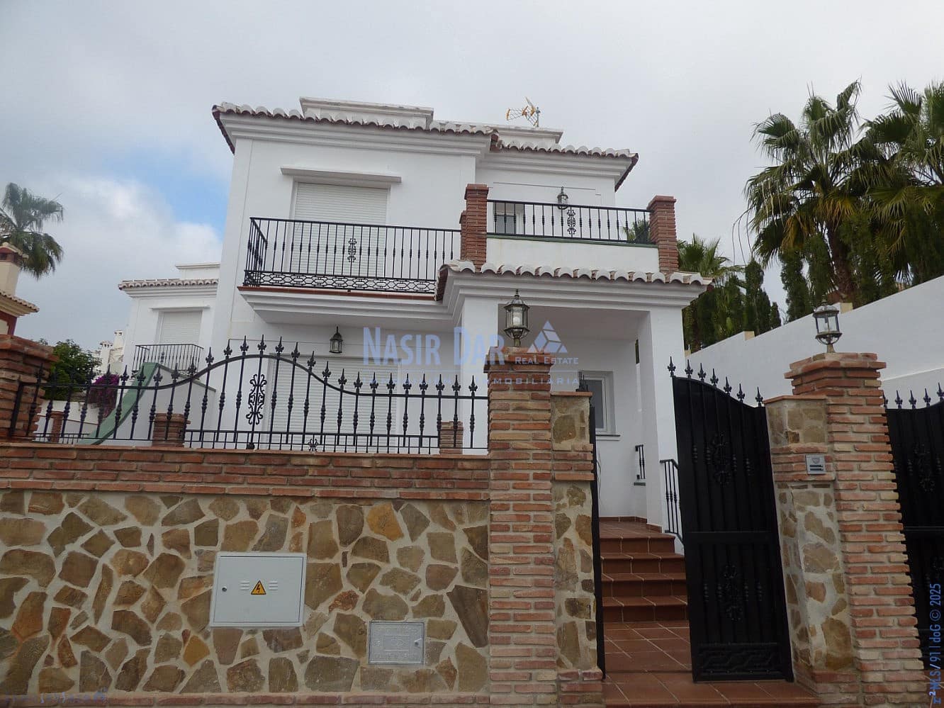 3 bedroom Villa for sale in Nerja with pool - € 555,000 (Ref: 7572638)