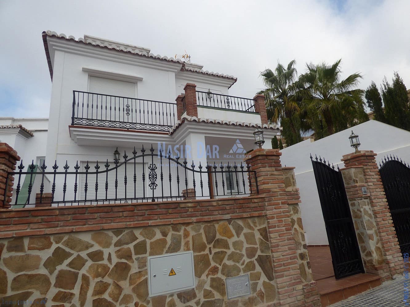 3 bedroom Villa for sale in Nerja with pool - € 555,000 (Ref: 7572638)