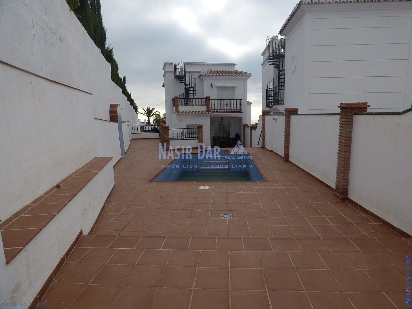 3 bedroom Villa for sale in Nerja with pool - € 555,000 (Ref: 7572638)