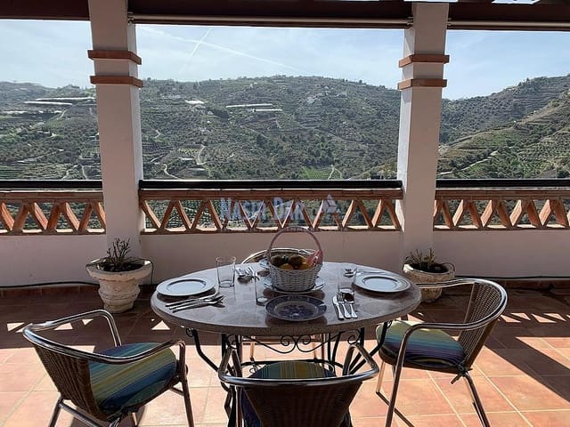 2 soveværelse Finca/Landehus til salg i Torrox Pueblo, Torrox med swimmingpool - € 580.000 (Ref: 7720852)