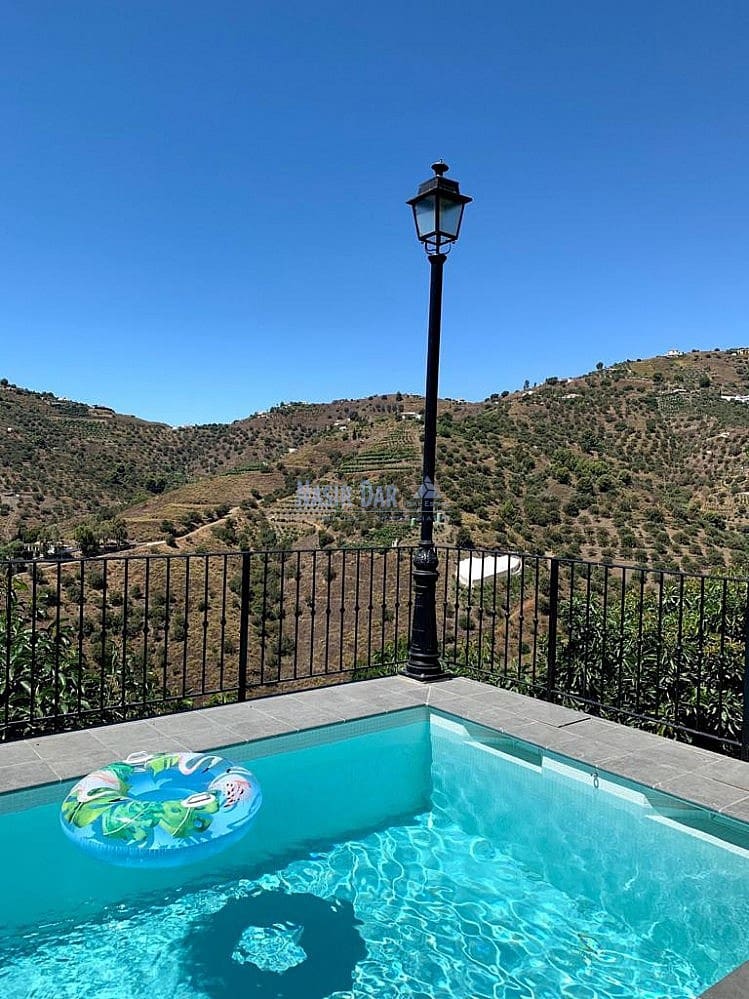 2 soveværelse Finca/Landehus til salg i Torrox med swimmingpool - € 580.000 (Ref: 7720852)