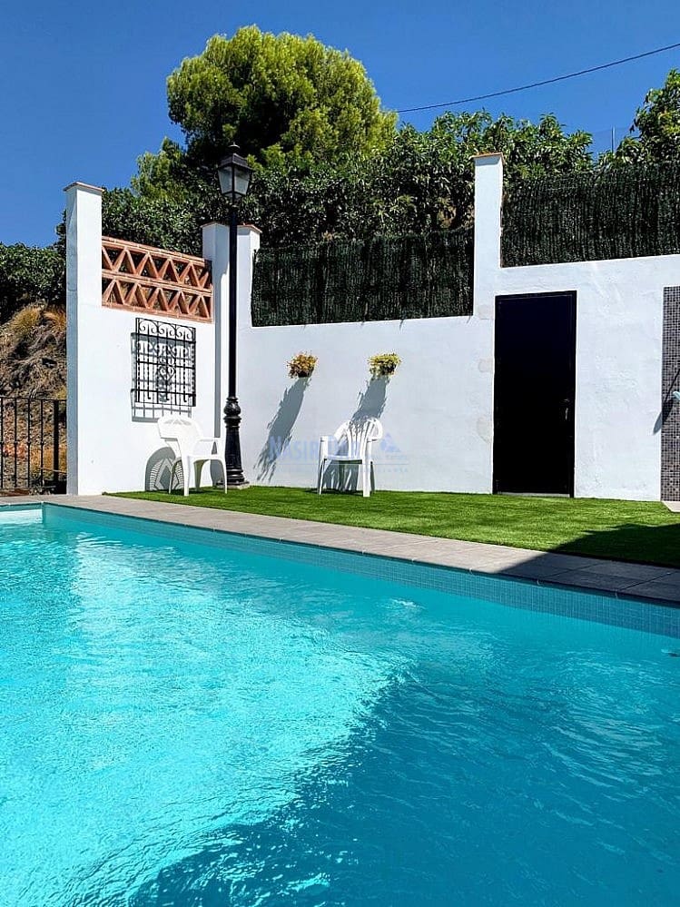 2 soveværelse Finca/Landehus til salg i Torrox med swimmingpool - € 580.000 (Ref: 7720852)