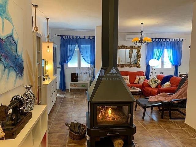 2 soveværelse Finca/Landehus til salg i Torrox Pueblo, Torrox med swimmingpool - € 580.000 (Ref: 7720852)