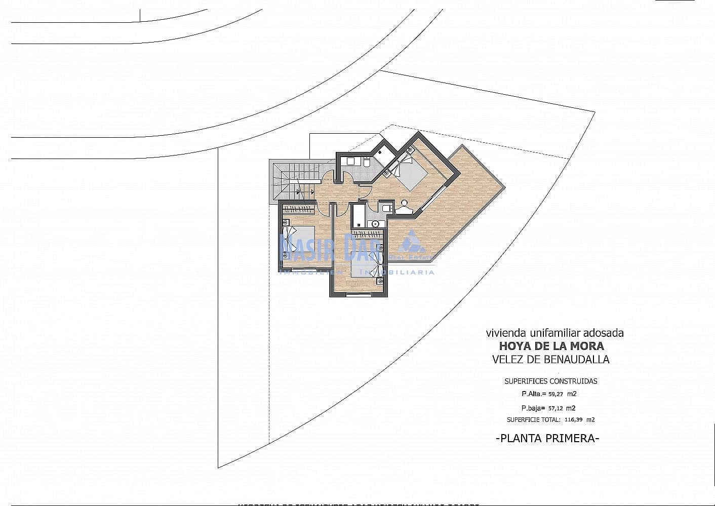 3 soveværelse Villa til salg i Velez de Benaudalla med swimmingpool garage - € 360.000 (Ref: 8083370)