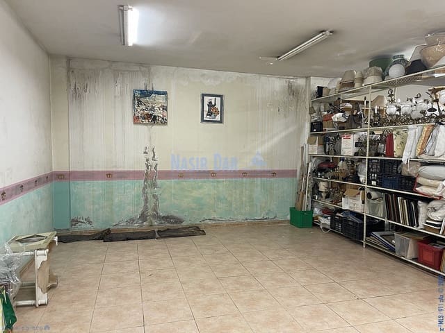 Garage til salg i Centro, Nerja - € 190.000 (Ref: 9298977)