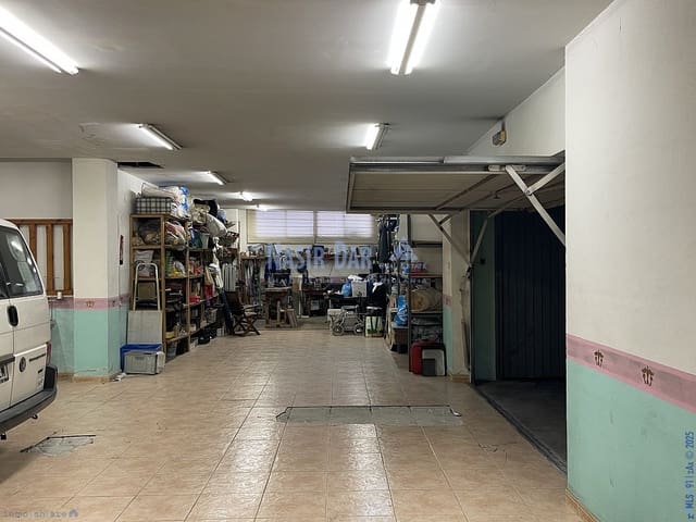 Garage til salg i Centro, Nerja - € 190.000 (Ref: 9298977)