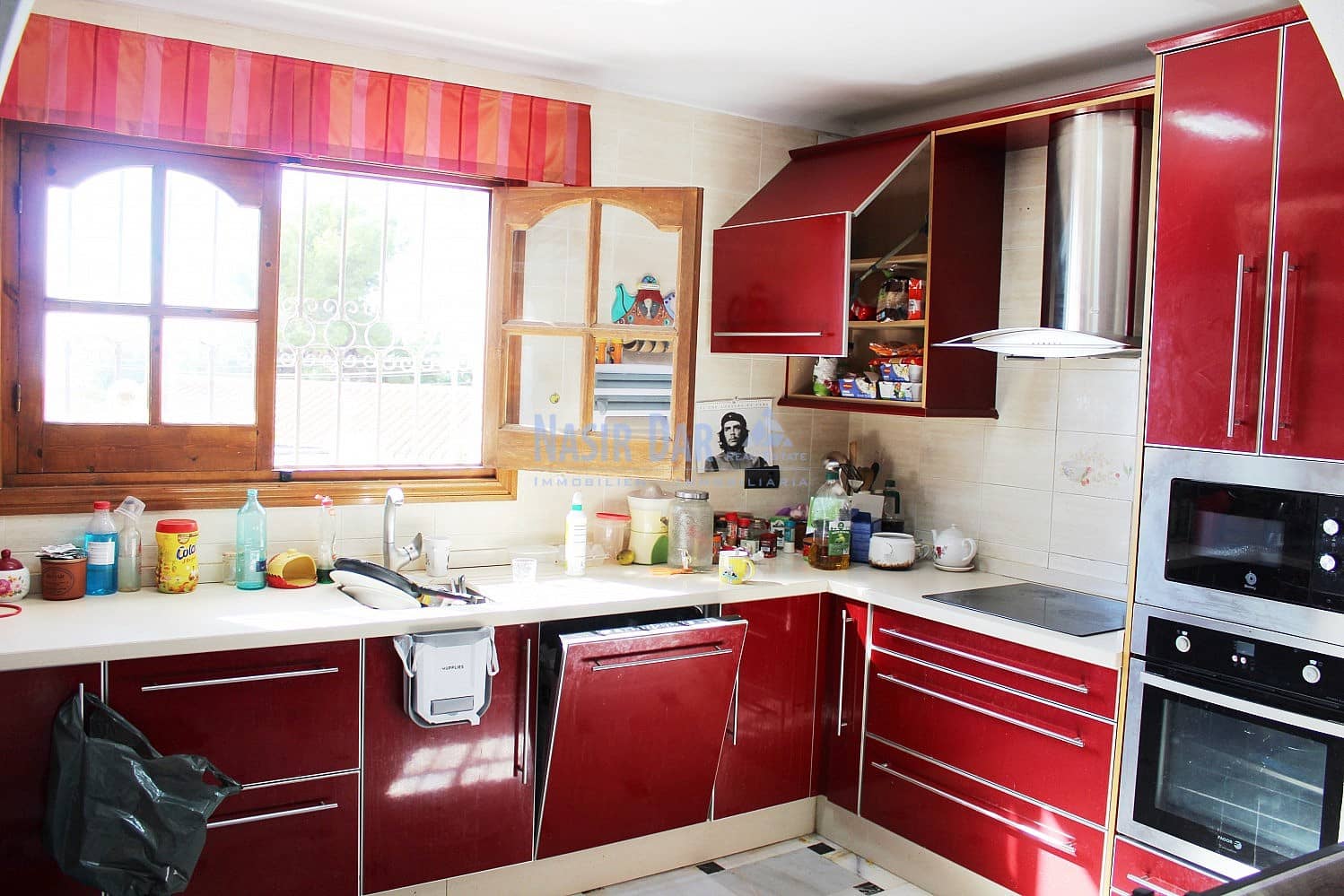 4 sypialnia Willa na sprzedaż w Nerja z basenem garażem - 650 000 € (Ref: 9343608)