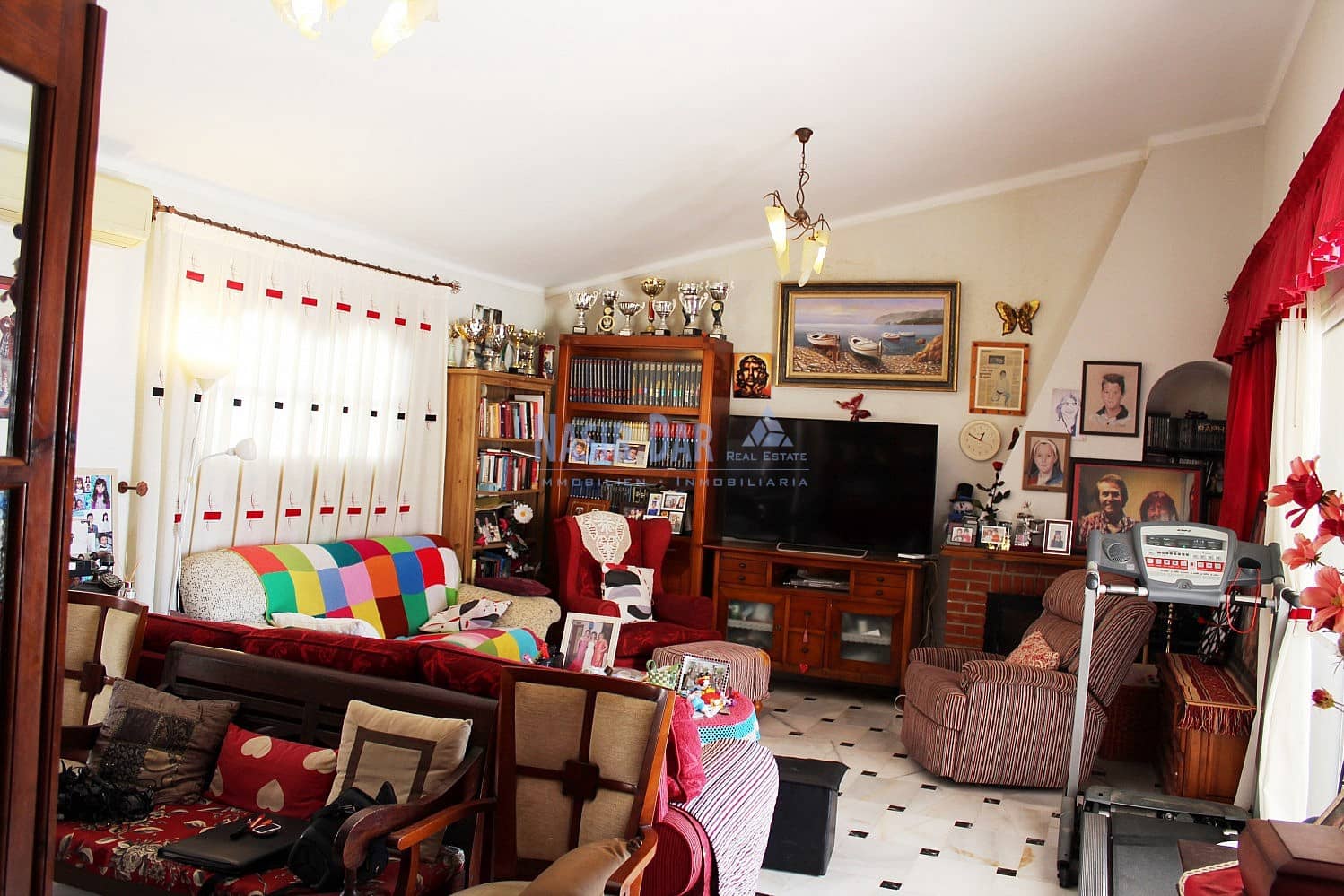 4 sypialnia Willa na sprzedaż w Nerja z basenem garażem - 650 000 € (Ref: 9343608)