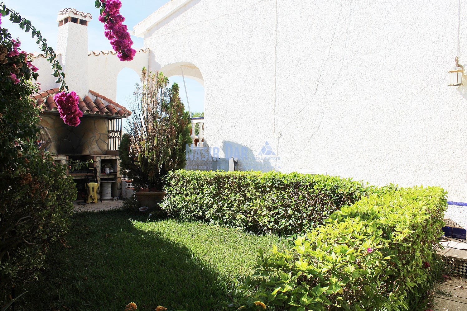 4 sypialnia Willa na sprzedaż w Nerja z basenem garażem - 650 000 € (Ref: 9343608)