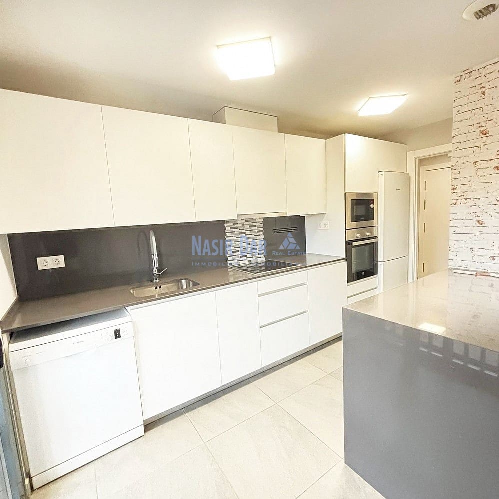 2 soverom Leilighet til salgs i Almunecar med svømmebasseng garasje - € 345 000 (Ref: 9420480)