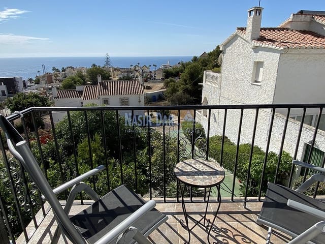 3 soverom Rekkehus til salgs i Centro, Nerja med svømmebasseng - € 399 000 (Ref: 9524813)