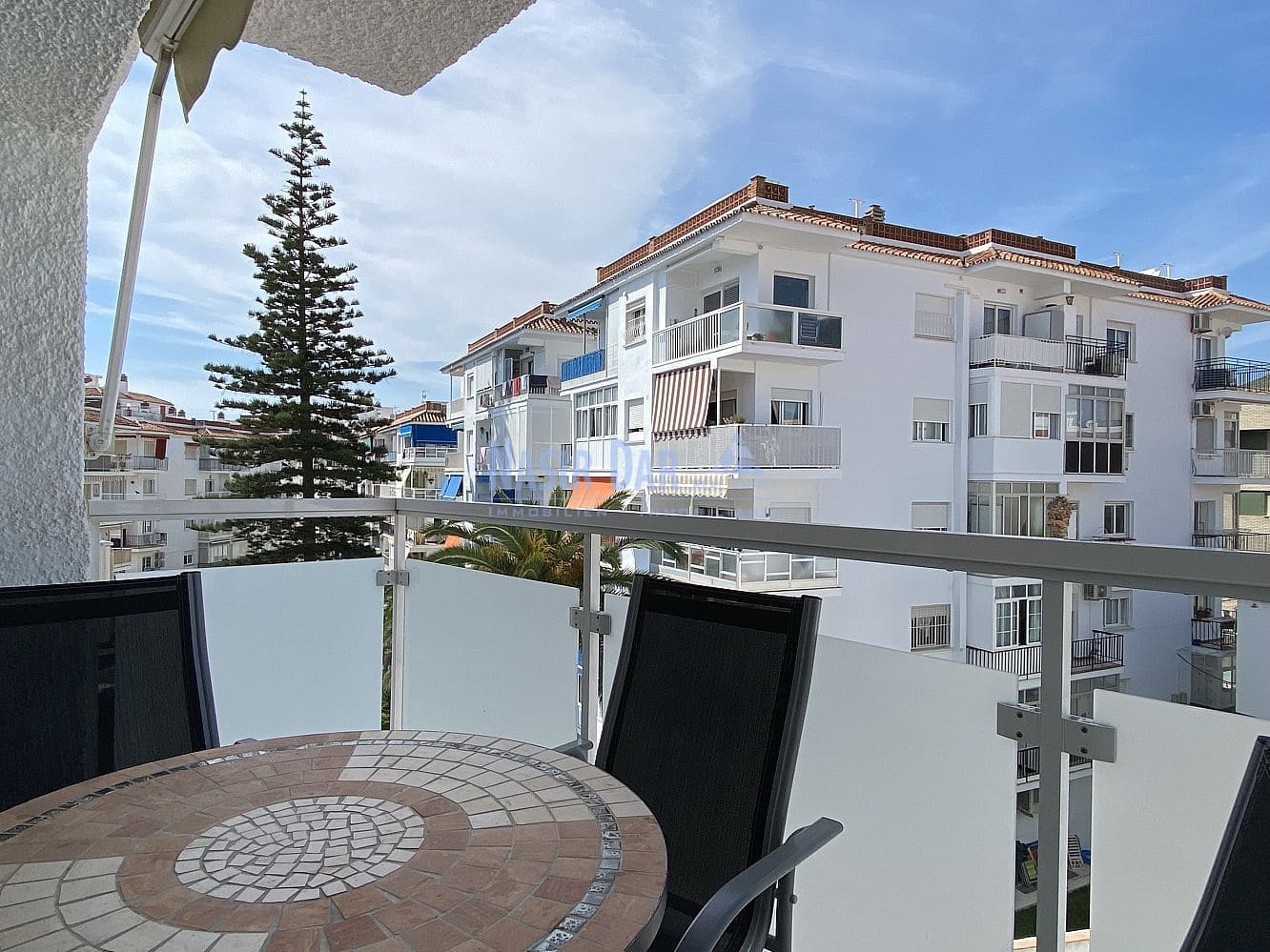 2 Zimmer Apartment zu verkaufen in Nerja mit Garage - 299.000 € (Ref: 9524814)