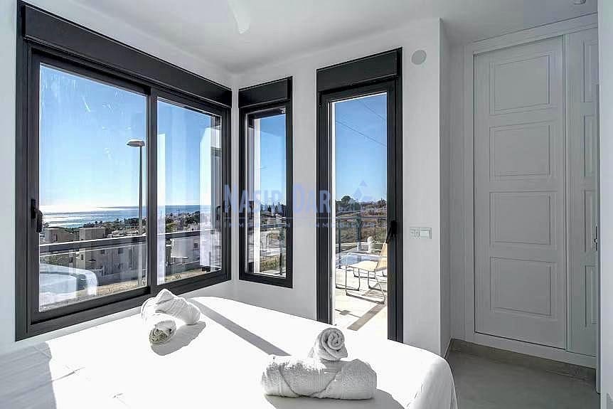 Chalet de 3 habitaciones en Nerja en venta con piscina - 829.000 € (Ref: 9665145)
