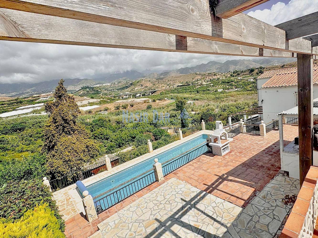6 quarto Moradia para venda em Nerja com piscina garagem - 1 099 000 € (Ref: 9665146)