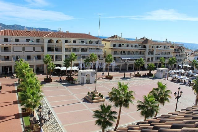 Ático de 2 habitaciones en Centro, Nerja en venta - 750.000 € (Ref: 9730624)