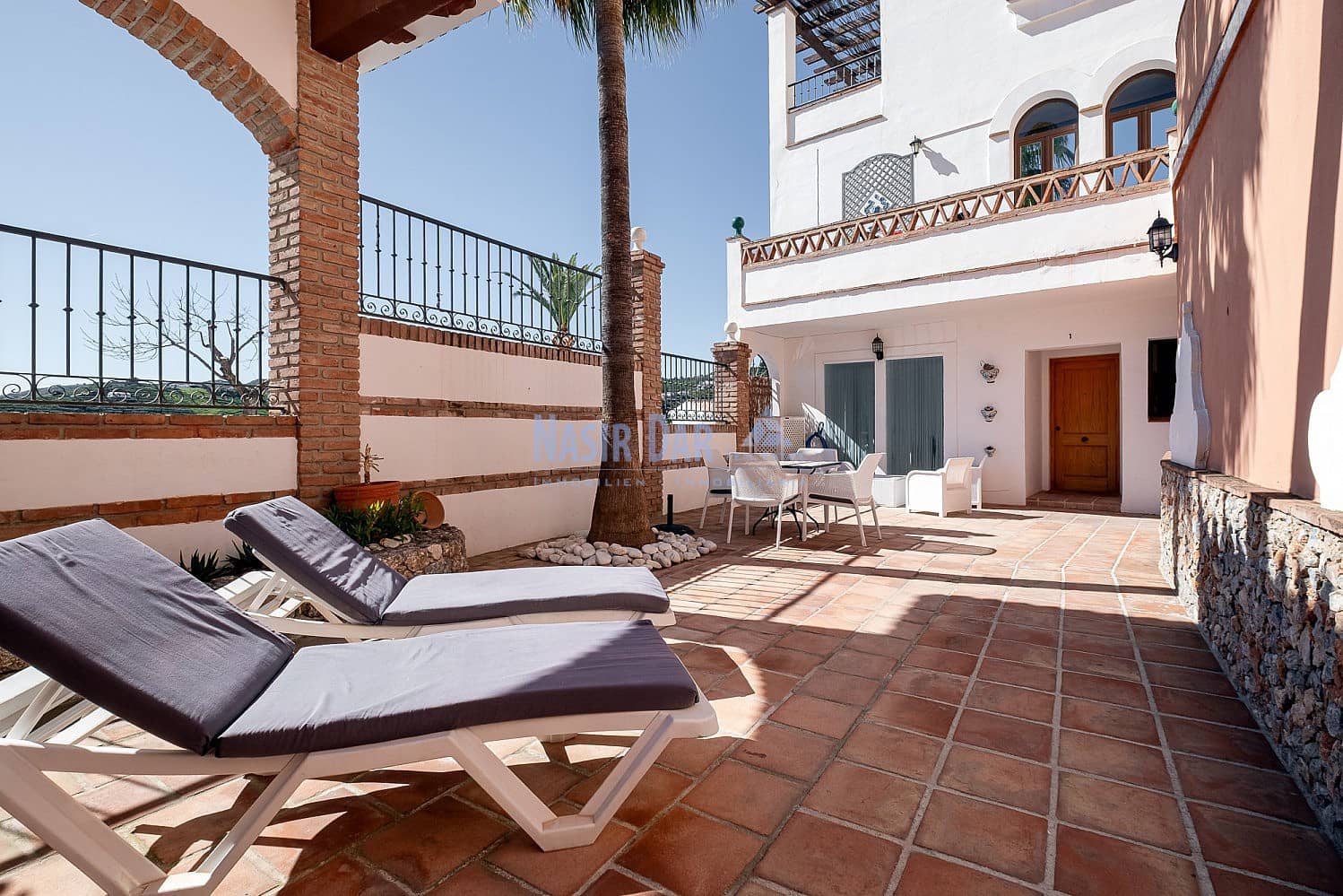 2 bedroom Apartment for sale in Frigiliana with pool - € 320,000 (Ref: 9748388)
