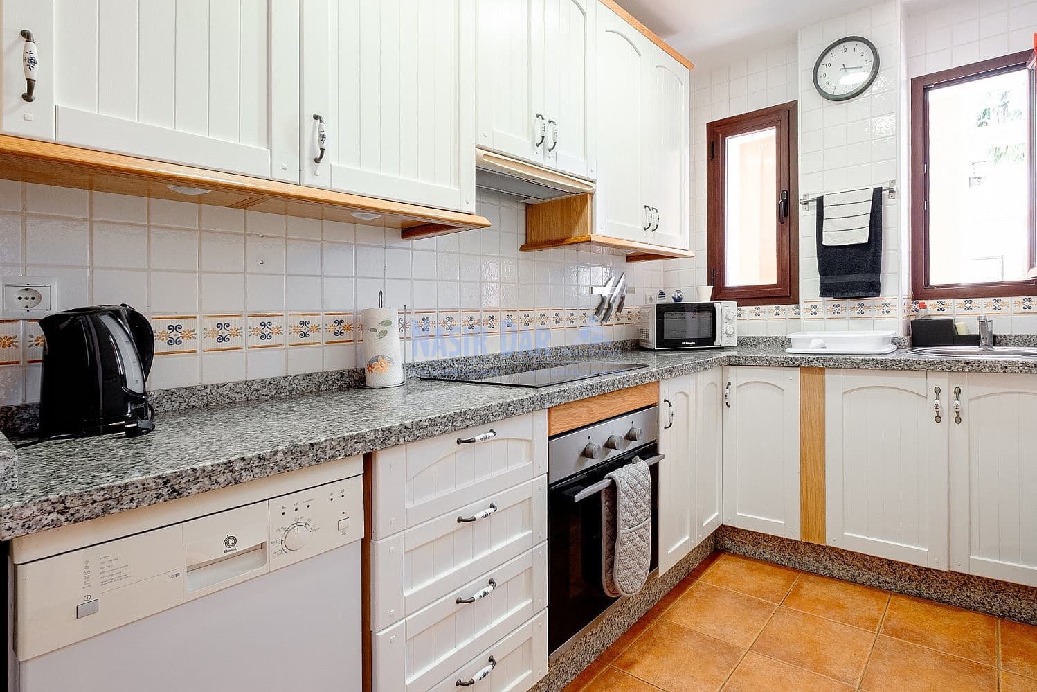 2 bedroom Apartment for sale in Frigiliana with pool - € 320,000 (Ref: 9748388)