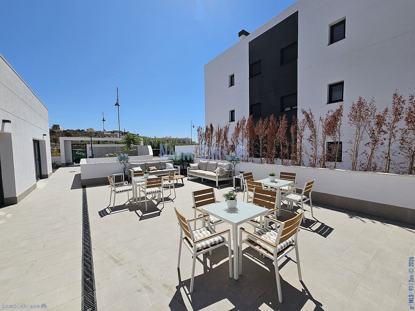 2 soveværelse Lejlighed til salg i Almayate med swimmingpool garage - € 379.900 (Ref: 9750995)