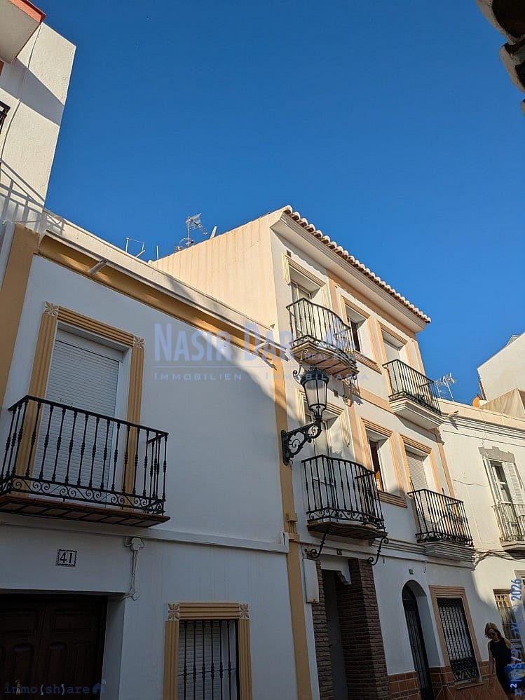 2 slaapkamer Appartement te koop in Nerja - € 450.000 (Ref: 9750996)