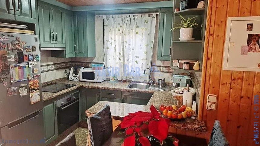 3 soveværelse Byhus til salg i Almayate med garage - € 530.000 (Ref: 9751012)