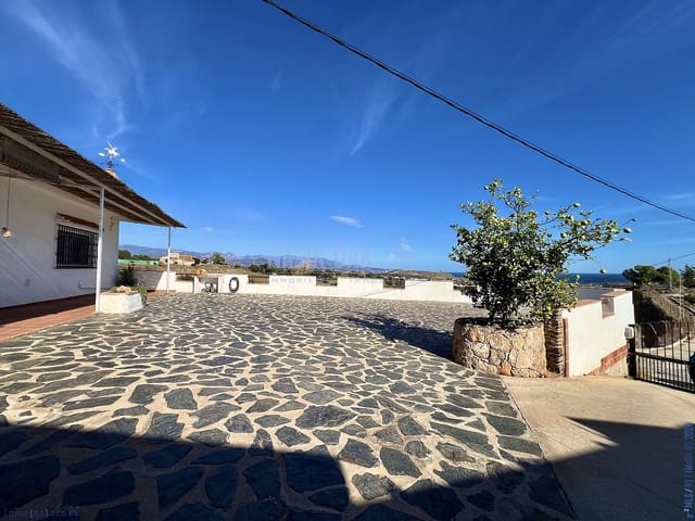 4 makuuhuone Huvila myytävänä paikassa Vélez-Málaga mukana 
autotalli - 595 000 € (Ref: 9751014)