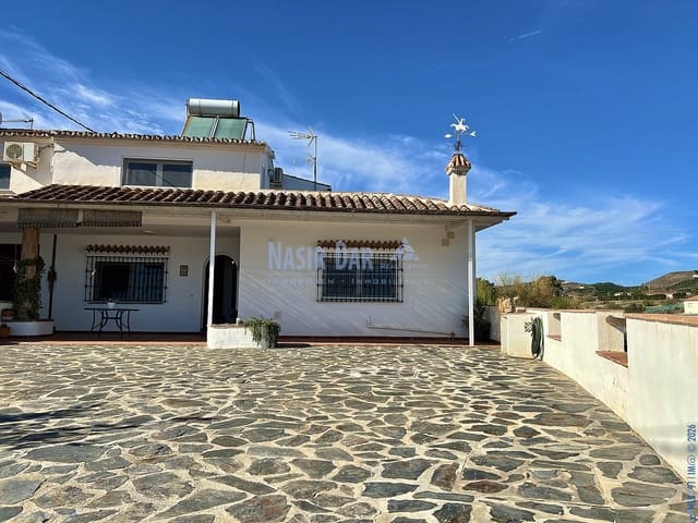 4 makuuhuone Huvila myytävänä paikassa Vélez-Málaga mukana 
autotalli - 595 000 € (Ref: 9751014)