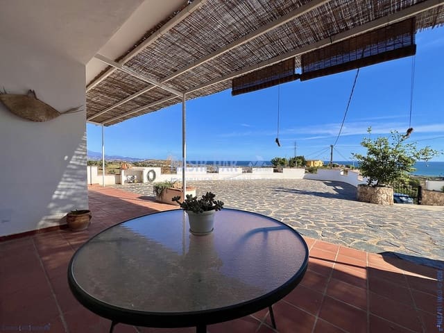 4 makuuhuone Huvila myytävänä paikassa Vélez-Málaga mukana 
autotalli - 595 000 € (Ref: 9751014)