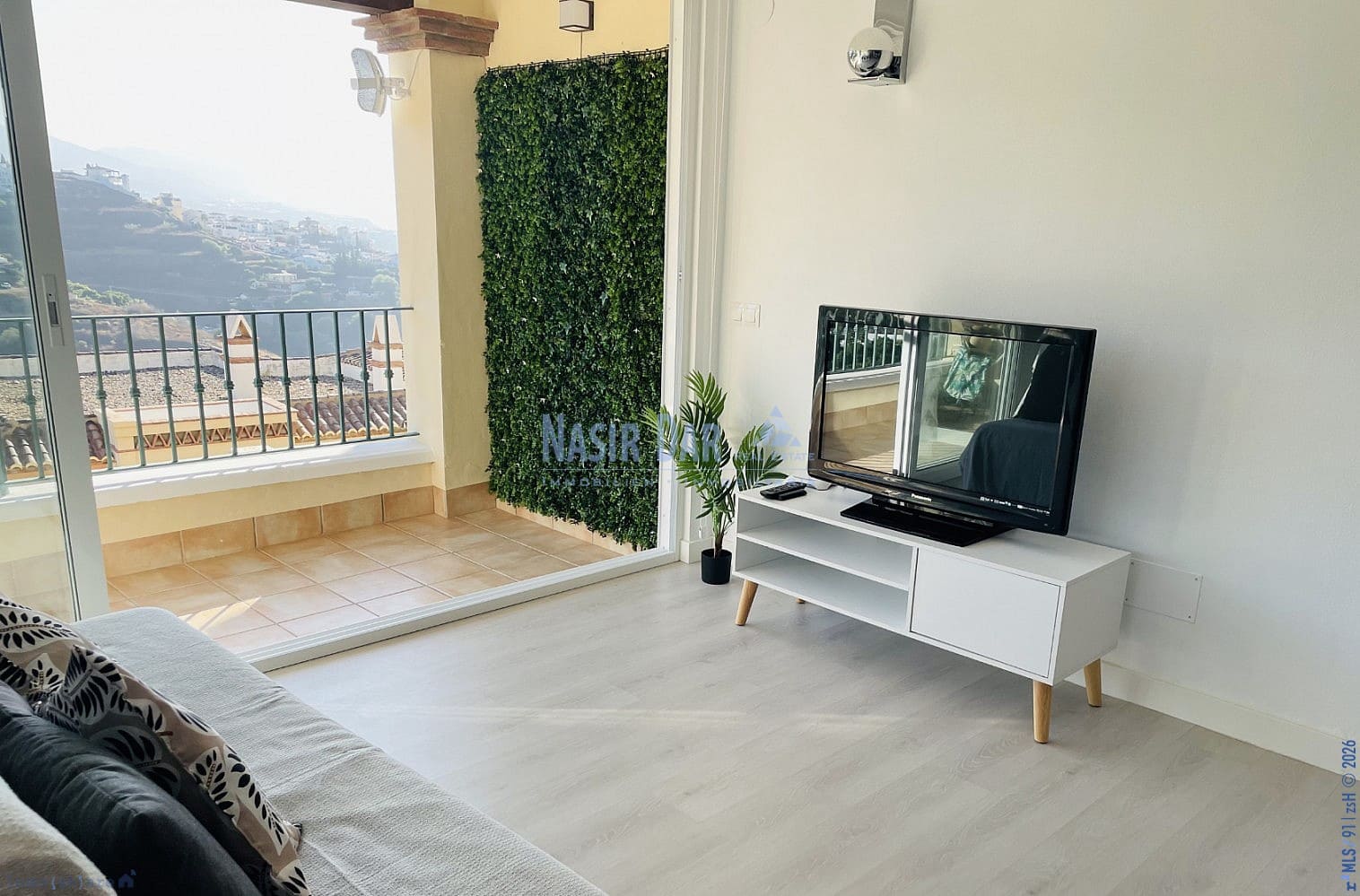 3 soveværelse Lejlighed til salg i Nerja med swimmingpool - € 399.000 (Ref: 9751017)