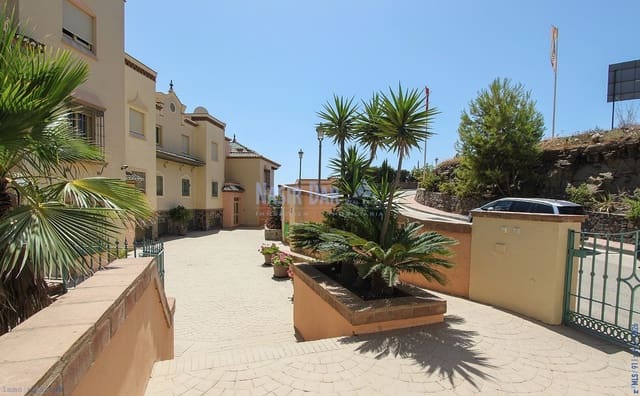 3 soveværelse Lejlighed til salg i Centro, Nerja med swimmingpool - € 399.000 (Ref: 9751017)