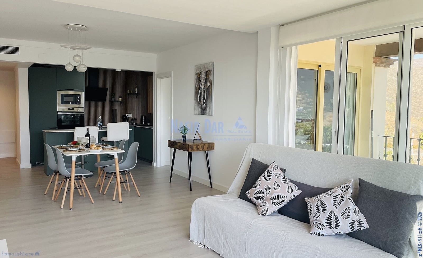 3 soveværelse Lejlighed til salg i Nerja med swimmingpool - € 399.000 (Ref: 9751017)