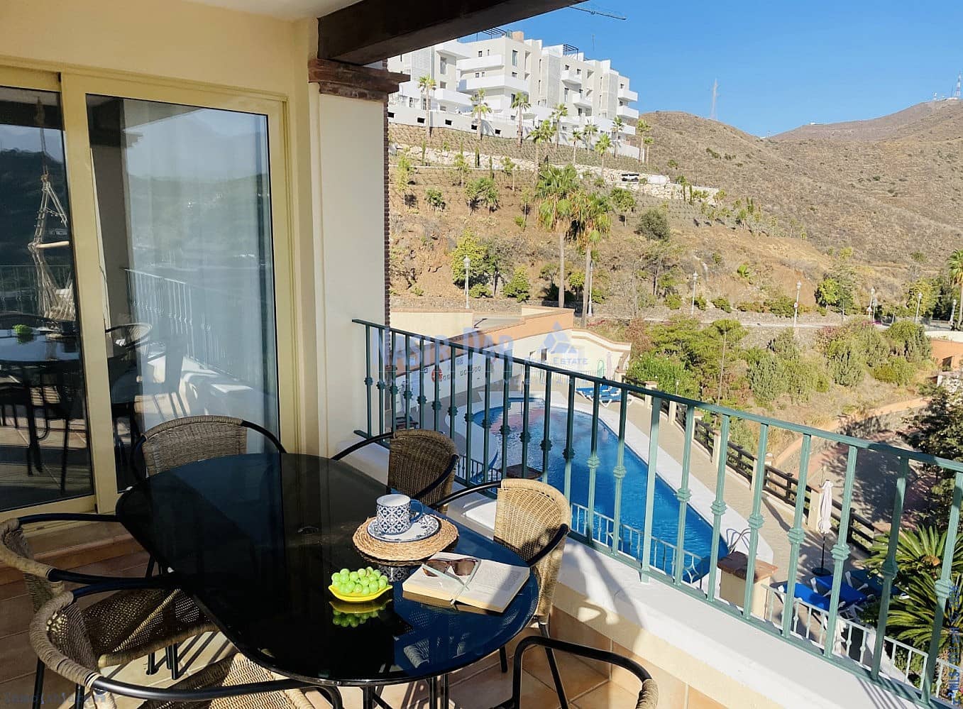 3 soveværelse Lejlighed til salg i Nerja med swimmingpool - € 399.000 (Ref: 9751017)